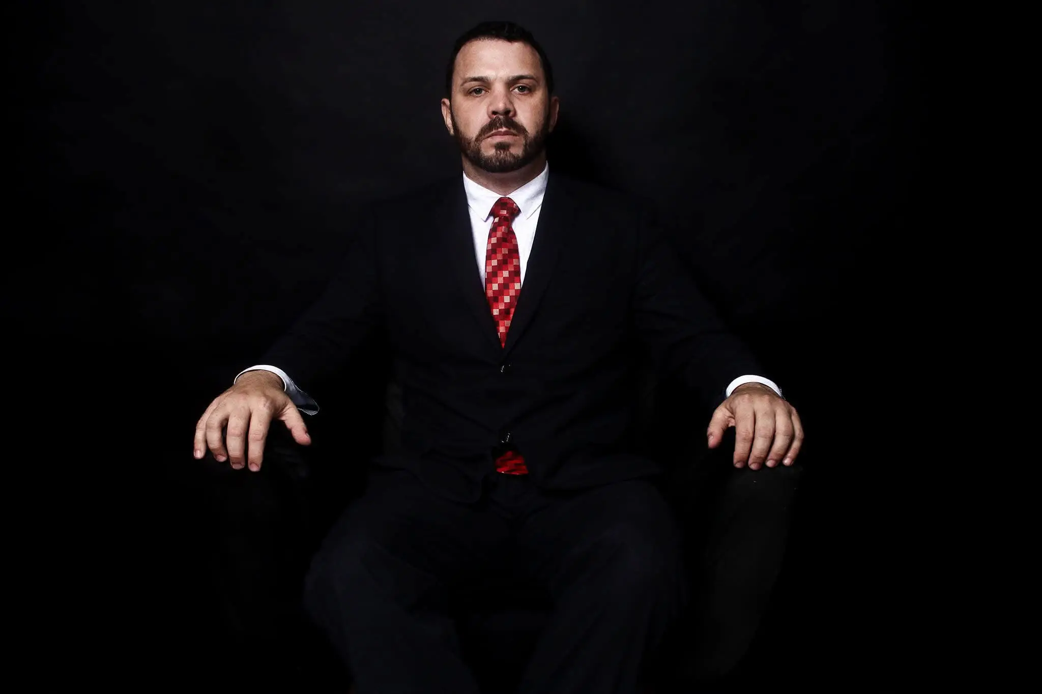 Retrato profissional de Edson Rodrigues Eduardo em estúdio